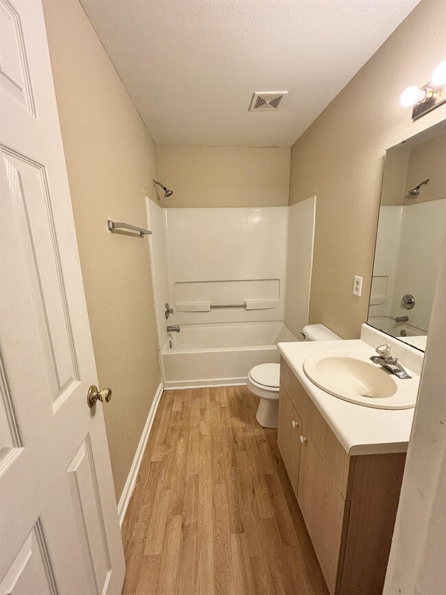 Building Photo - 2856 Botany Pl