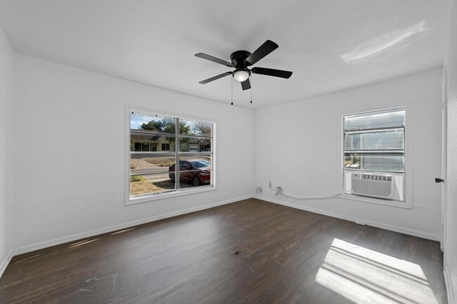 Building Photo - 2601 Herring Ave