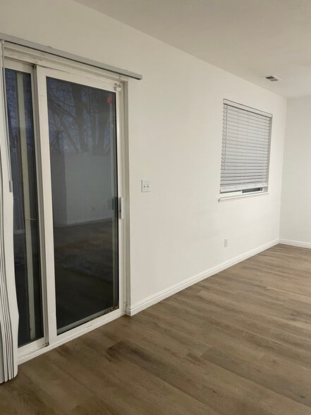 Building Photo - 1420 W Salvia Pl