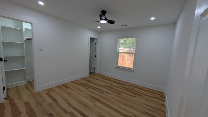 Building Photo - 2212 Henry St