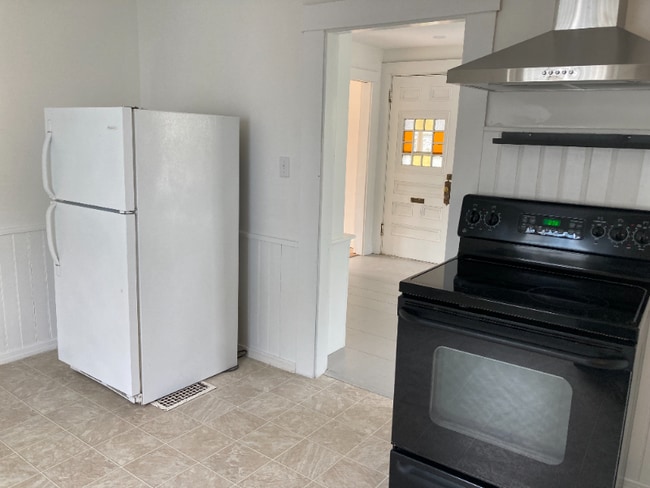 Building Photo - 8 Horne St