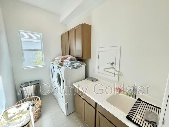 Building Photo - 29248 Coral Harbour Dr