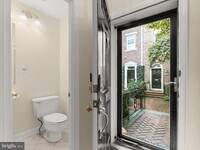 Building Photo - 4424 Westover Pl NW