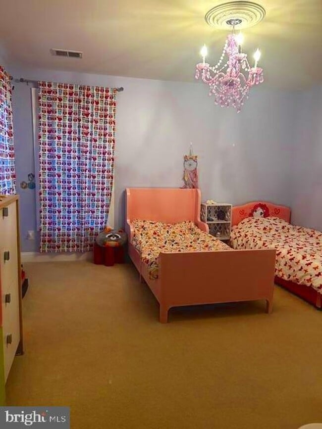 Building Photo - 11018 Shalom Ln