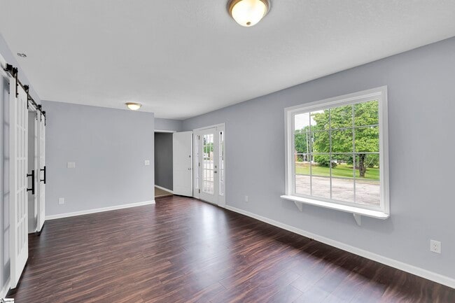 Building Photo - 203 Roper Mountain Rd Ext