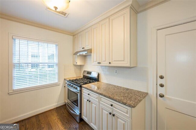 Building Photo - 55 Delmont Dr NE