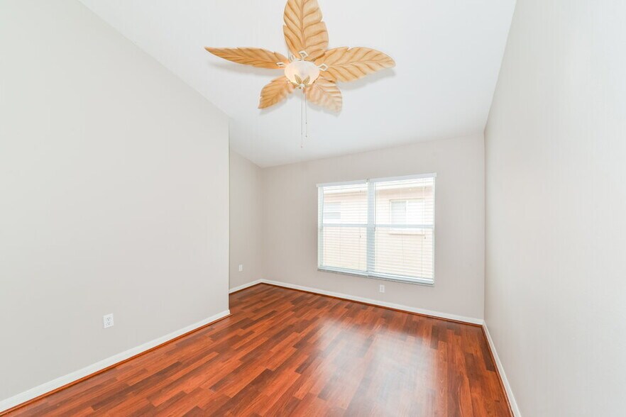 Building Photo - 12817 Kings Lake Dr