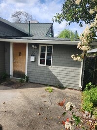 Building Photo - 3005 Fairways Ct