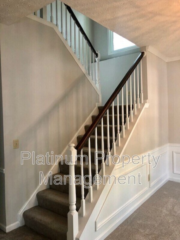 Building Photo - 740 Trellis Pond Ct