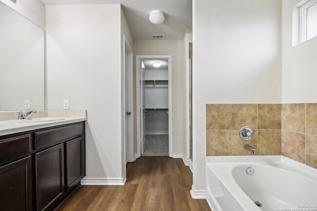 Building Photo - 6906 Quantum Lp
