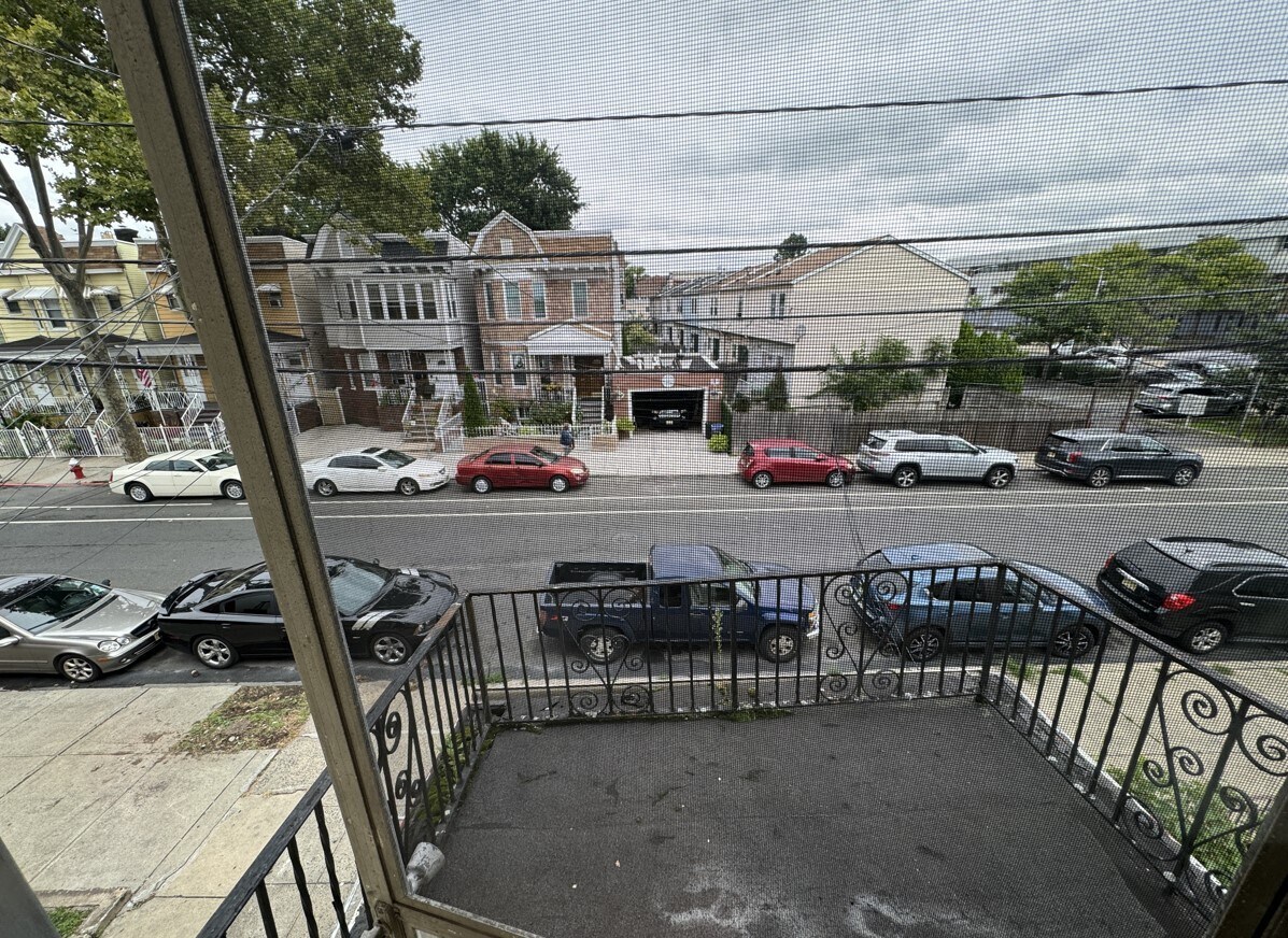 Building Photo - 93 Bayview Ave