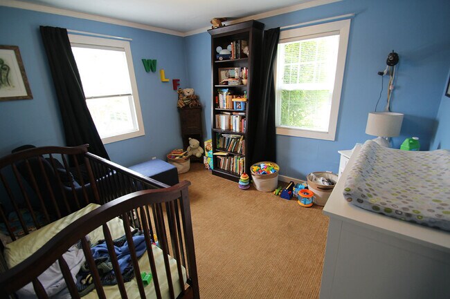 Building Photo - RENOVATED 3 BEDROOM SEATTLE HOME FOR RENT W LARGE, PRIVATE CORNER LOT!