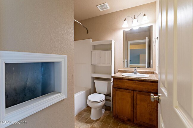 Building Photo - 4 Bedrooms, 3.5 Bathrooms, 2 Car Garage Home Fore Rent In Remington Estates