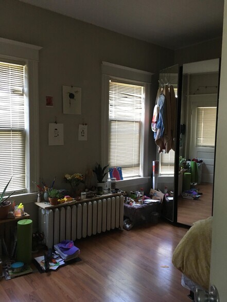 bedroom #1 - 286 Prior Ave N