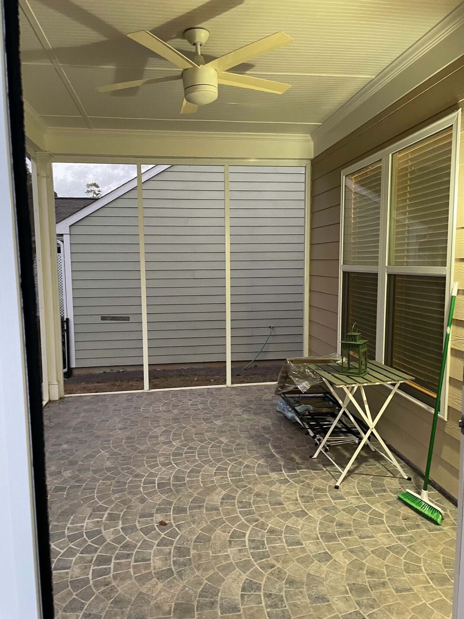 Screened in Porch - 610 Larch Looper Dr