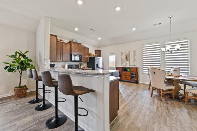 Building Photo - 13096 Laura Lake Dr