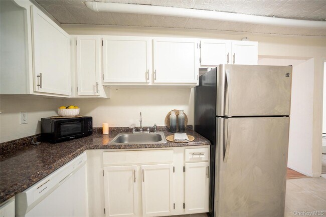 Building Photo - 317 Fox Run Ln