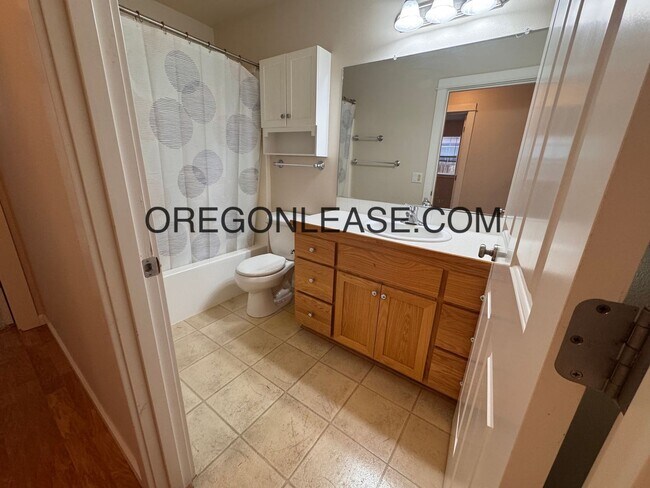 Building Photo - 3 bed 2 bath North river rd area home