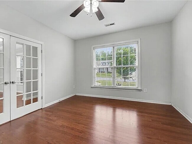 Building Photo - Lease to Own