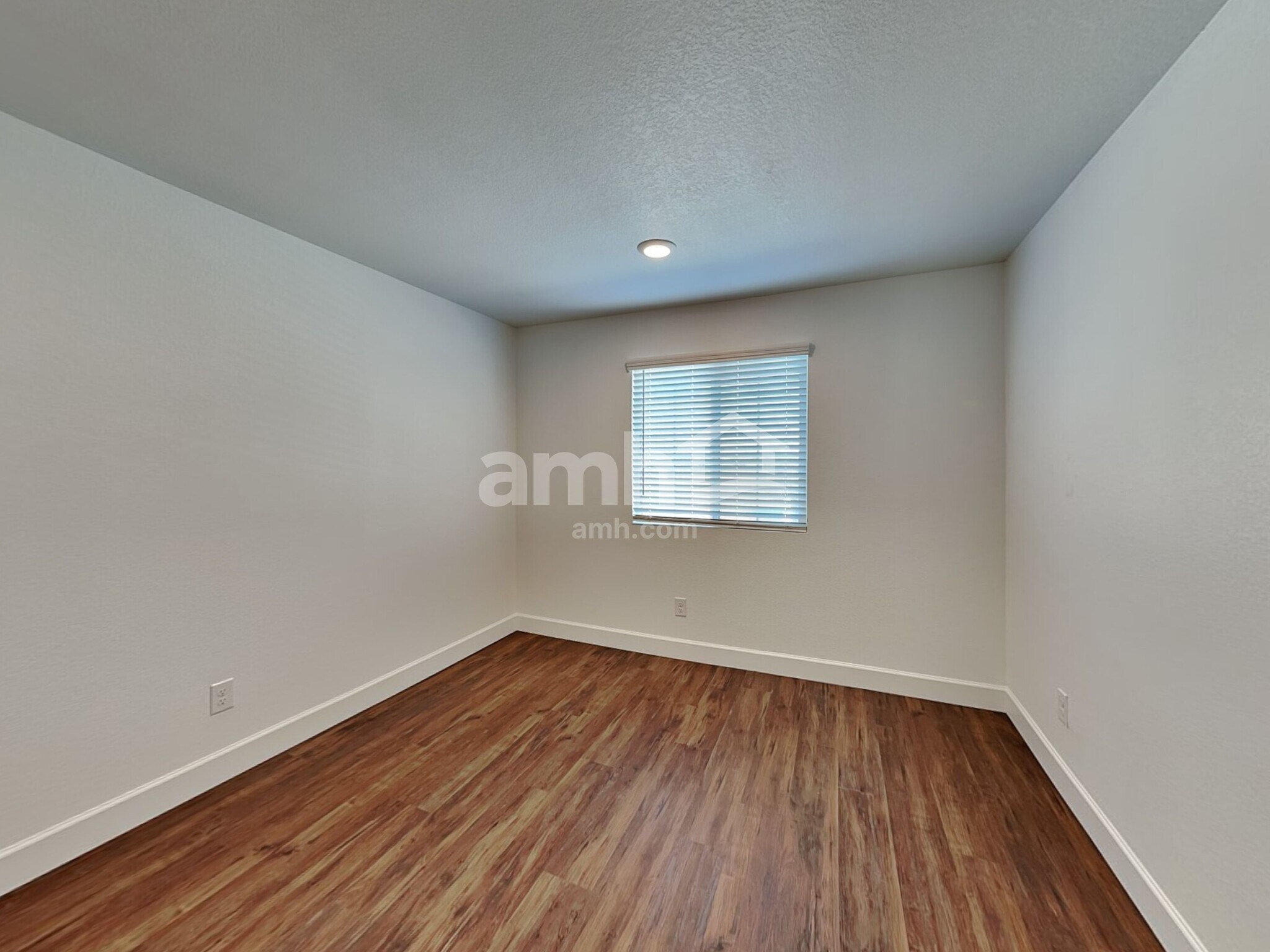 Building Photo - 4239 W St Charles Ave