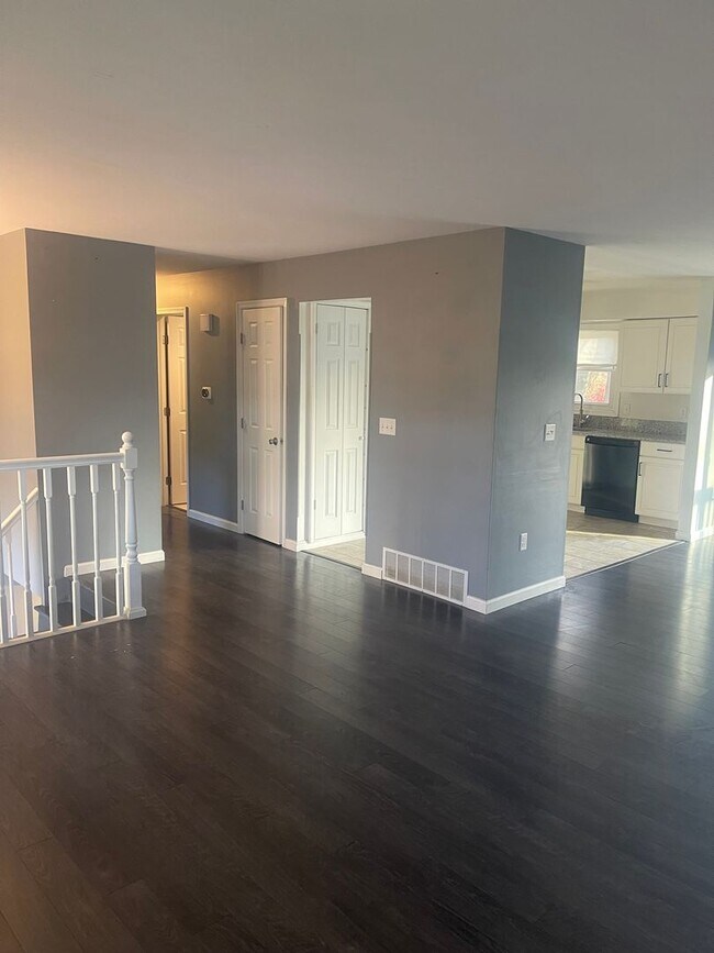 Building Photo - COMING SOON! Beautiful 4 Bedroom Home in M...