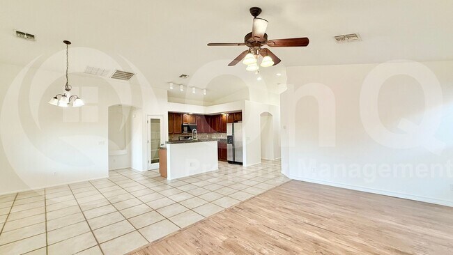 Building Photo - 20784 N Jones Ct