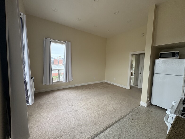 Building Photo - 2310 Pacific Ave