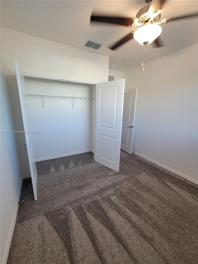 Building Photo - 8247 Tanager Sq