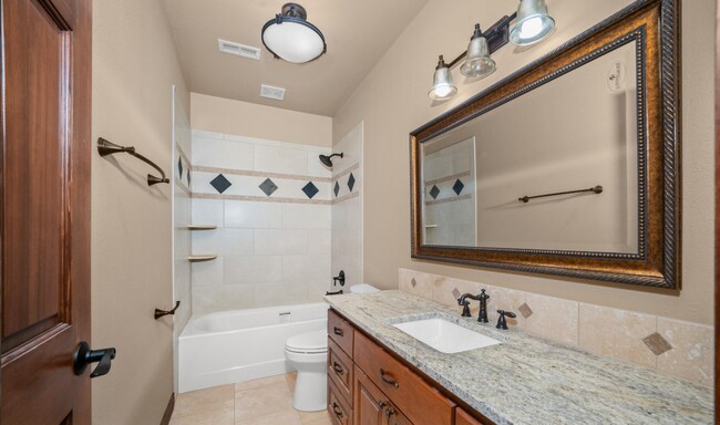 Building Photo - 1610 E Eagle Feather Ln
