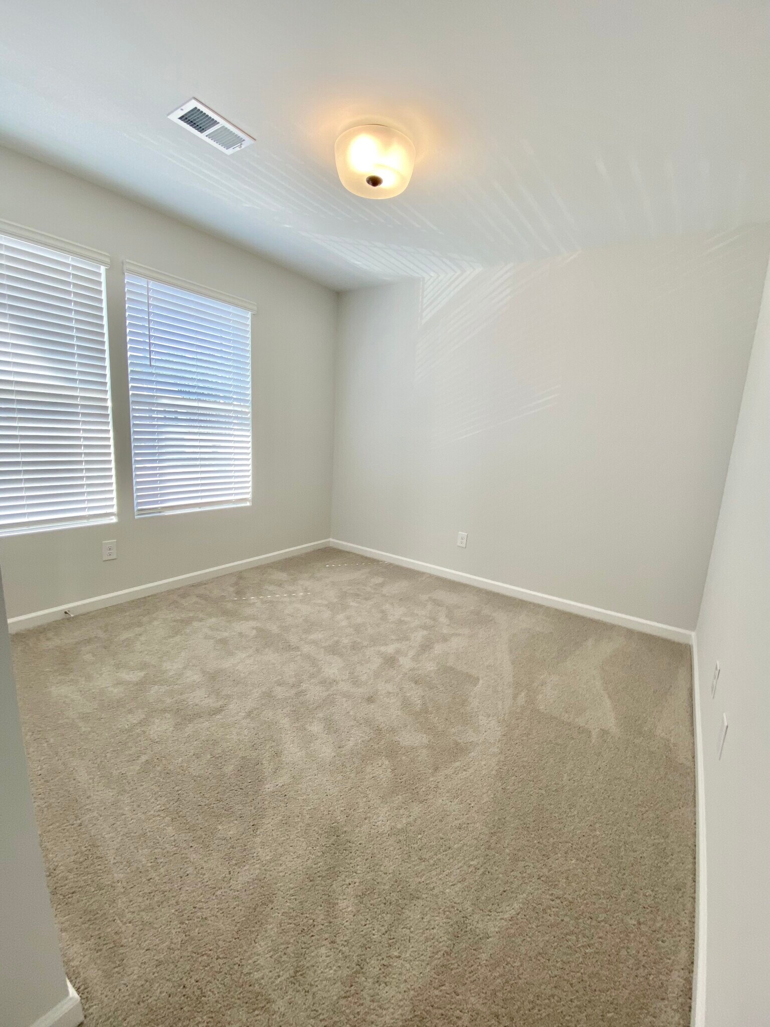 Building Photo - 518 Purple Finch Rd