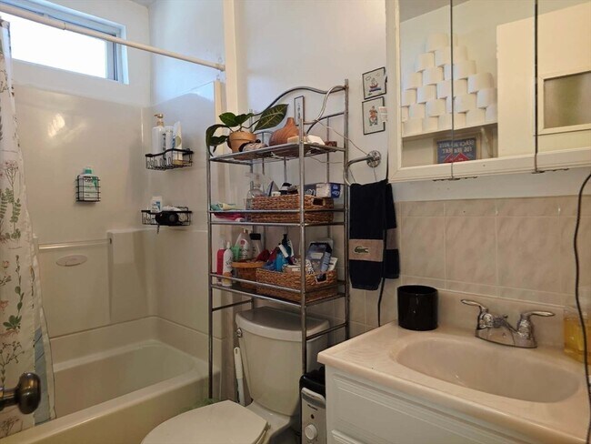 Building Photo - 70 Beaconwood Rd