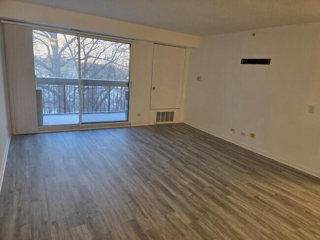 Building Photo - 1840 Huntington Blvd