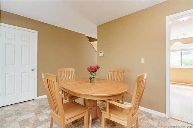 Building Photo - 128 Conestoga Way
