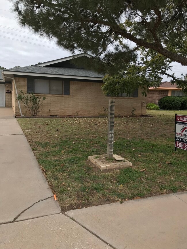 Building Photo - 1209 W Copper Ave