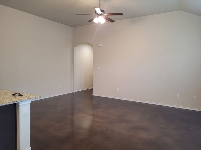Building Photo - 3BD 2BA in New Braunfels