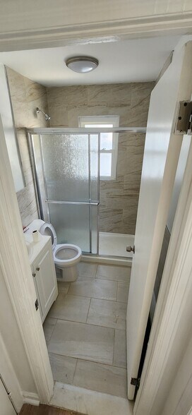 bathroom - 24915 147th Ave