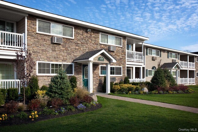 Primary Photo - 68 Johnson Ave