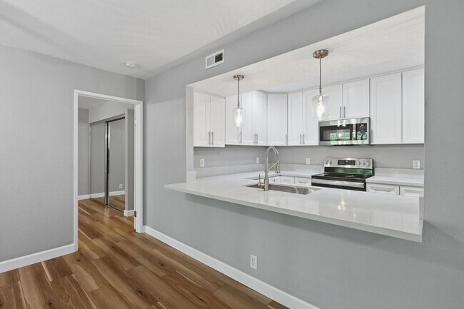 Building Photo - 4060 Rosenda Ct