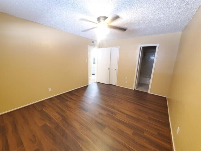 Building Photo - 6410 Del Monte Dr