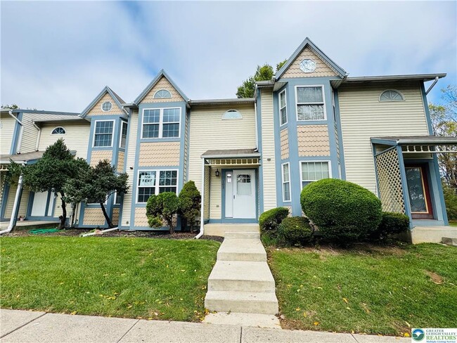 Building Photo - 102 Quaker Dr