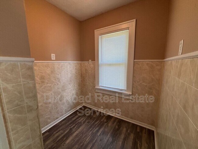 Building Photo - 229 Bellaire Ave