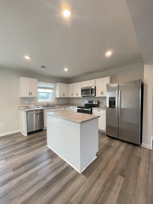 Building Photo - Charming 3 Bed, 2.5 Bath Rental in Anderson, SC - Perfect for Your Family!