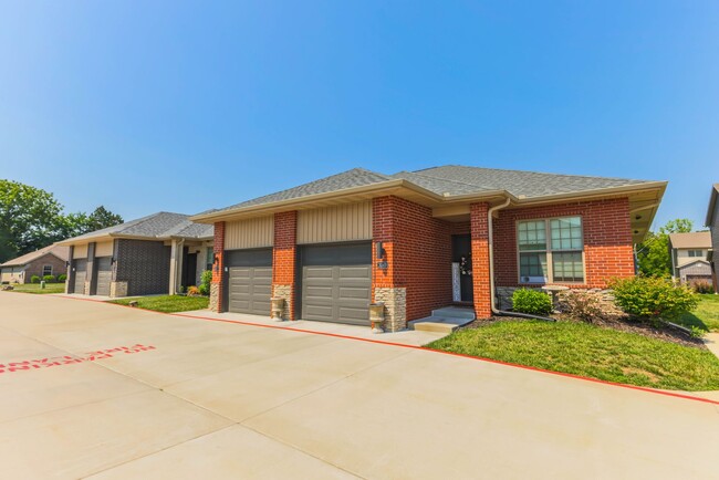 Primary Photo - NEW LUXURY 2 BED 2 BATH 1 CAR GARAGE DUPLEX
