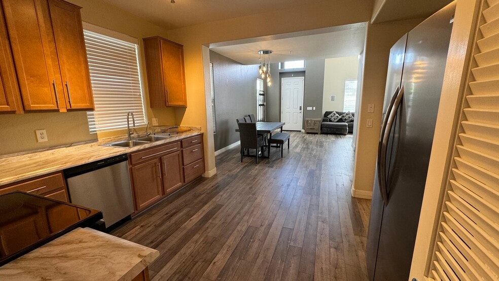 Kitchen - 615 E Portland St