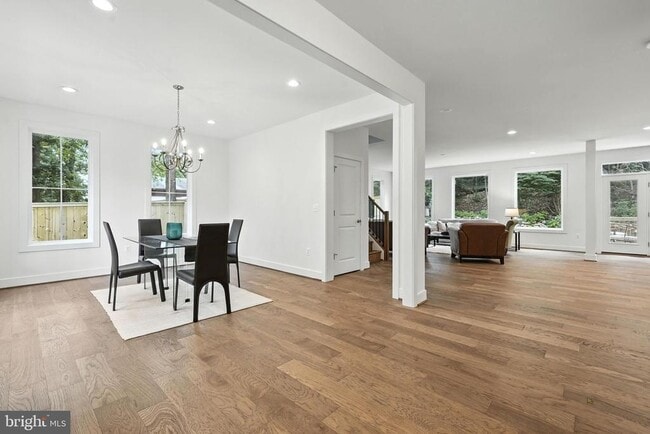 Building Photo - 5604 Clermont Dr