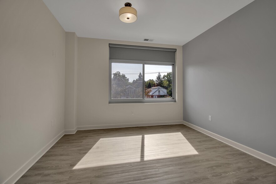 Building Photo - 5712 Main St