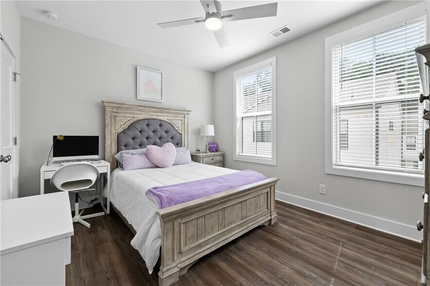 Building Photo - 1336 Breezy St SE