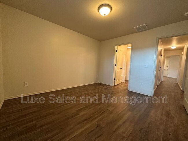 Building Photo - 412 Chalk Hill Ct