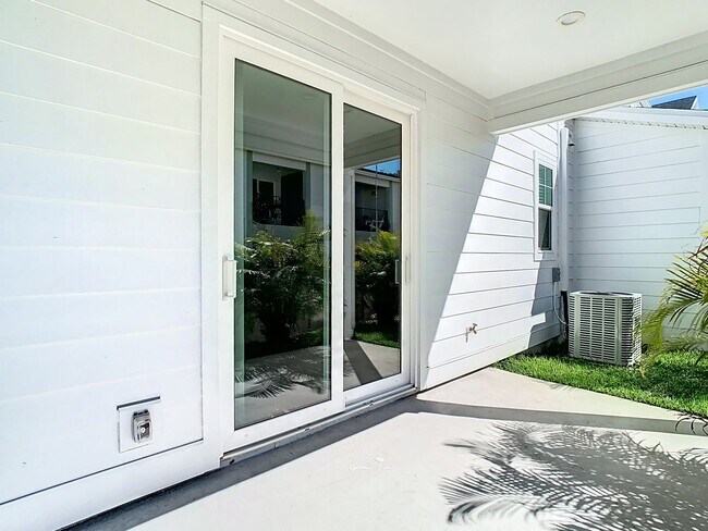 Building Photo - Brand New Constructed Townhouse in South Tampa - Available October 2024