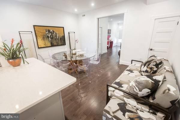 Building Photo - 1890 Ontario Pl NW